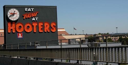 Hooters Bankruptcy Reorganization Plan Converted to Chapter 7 Bankruptcy